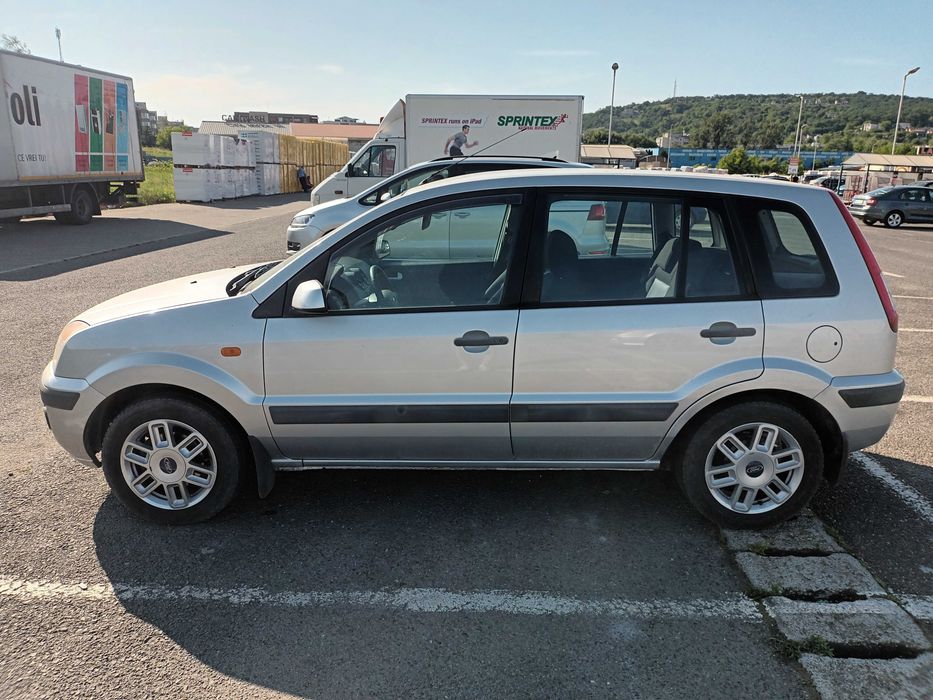 Ford fusion 1.4 tdci Vand sau schimb cu SUV defect