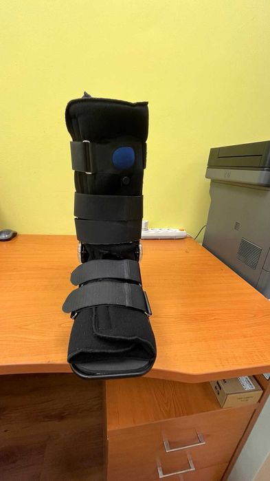 Ортопедичен пластмасов ботуш с градуси 41-44
