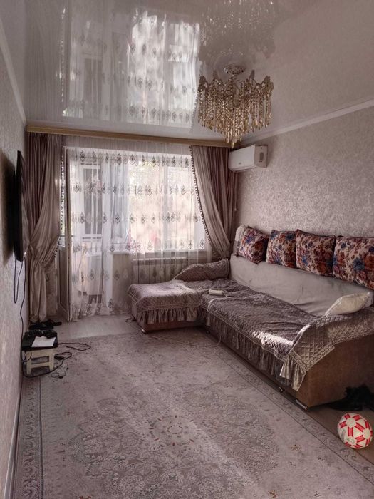 Продам Двухкомнатную квартиру в центре Константин Империя