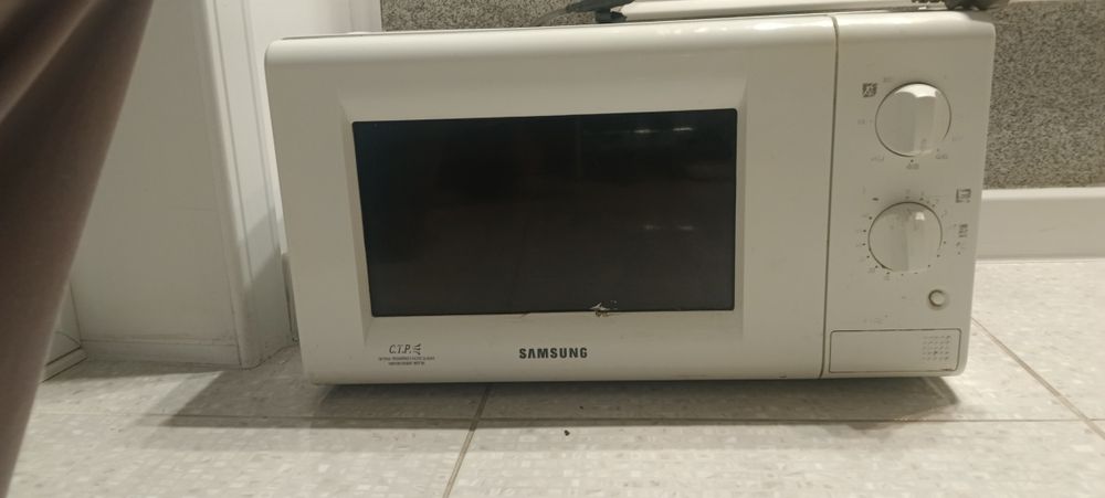 Продам микроволновую печь Самсунг