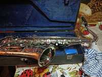 Vând saxophon tenor în stare bună