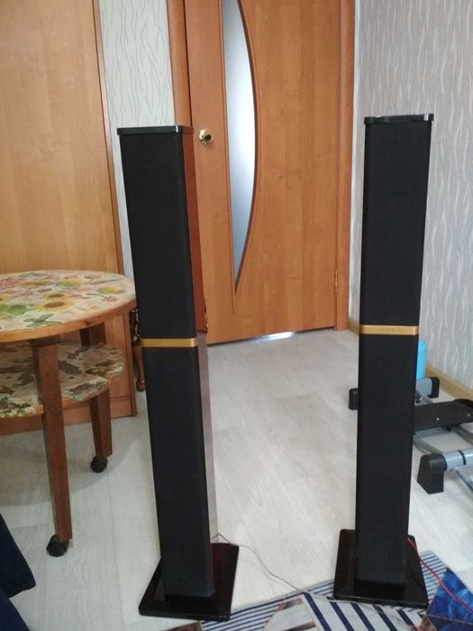 Колонки большие от музыкального центра Микролаб!