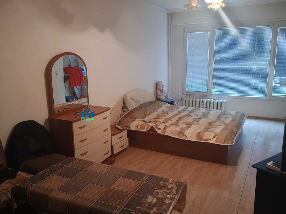 88 кв. м / 3- стаен/Панел/ет. 1-от-8/ТЕЦ/Асансьор/Надежда-1/София