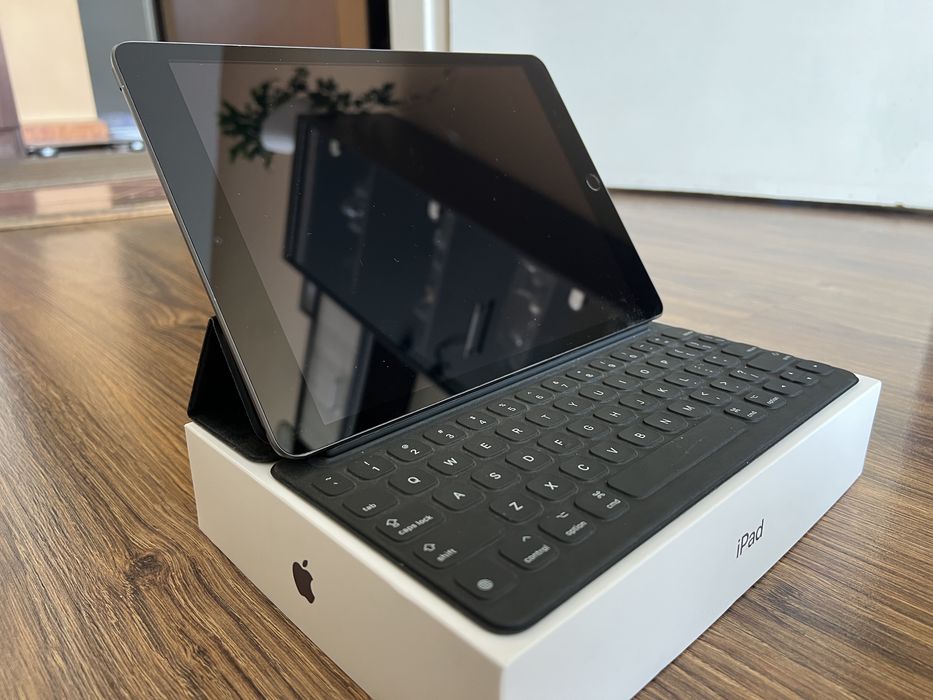 Apple Ipad 9 (2020) + apple pen 1 gen + apple keyboard folio