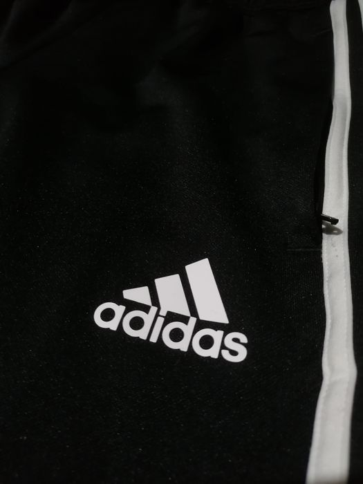 Vând pantaloni sport de trening Adidas NOI Mărimea S