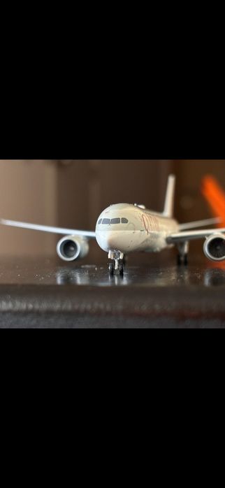 Qatar 787 NG models самолет 1:400