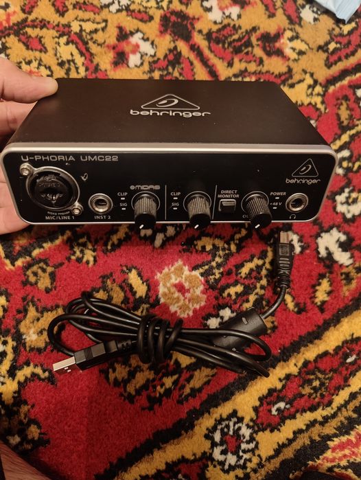 Звуковая карта Behringer U-PHORIA UMC22
