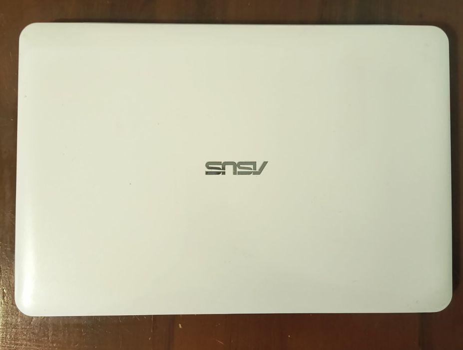 Продавам лаптоп ASUS K555L – Отличен за ежедневна работа