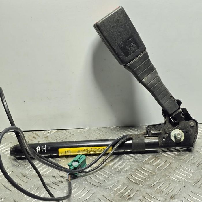 Capsa centura siguranta dreapta fata 2 fire Opel Astra H GTC