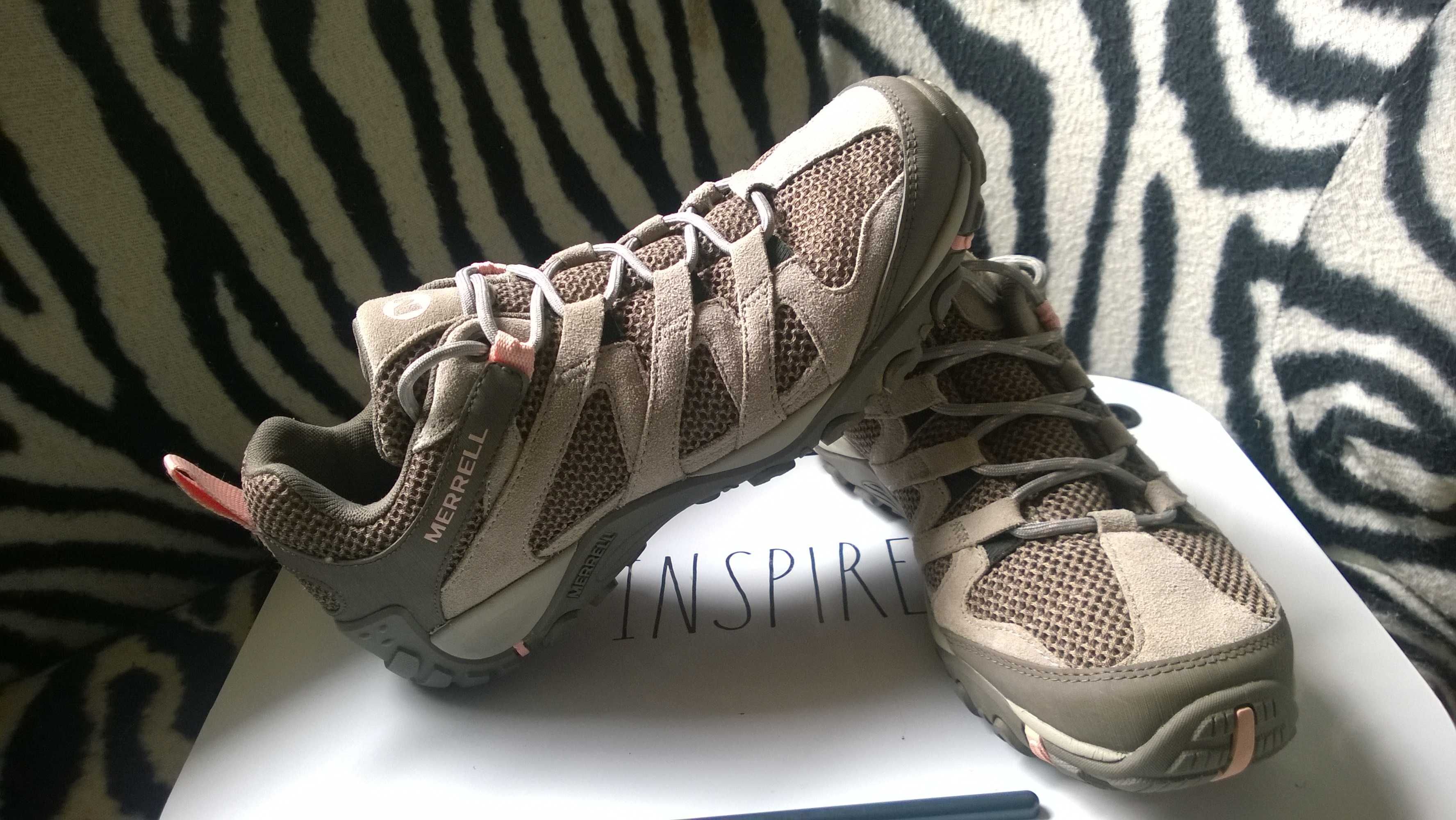 Merrel  Women Hiking Shoes with Air Cushion Size UK 7/EU 40.5 /US 9.5