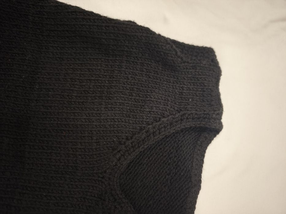 Безрукавка вязаная