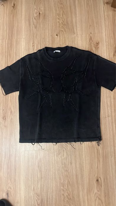 Zara distressed тениска