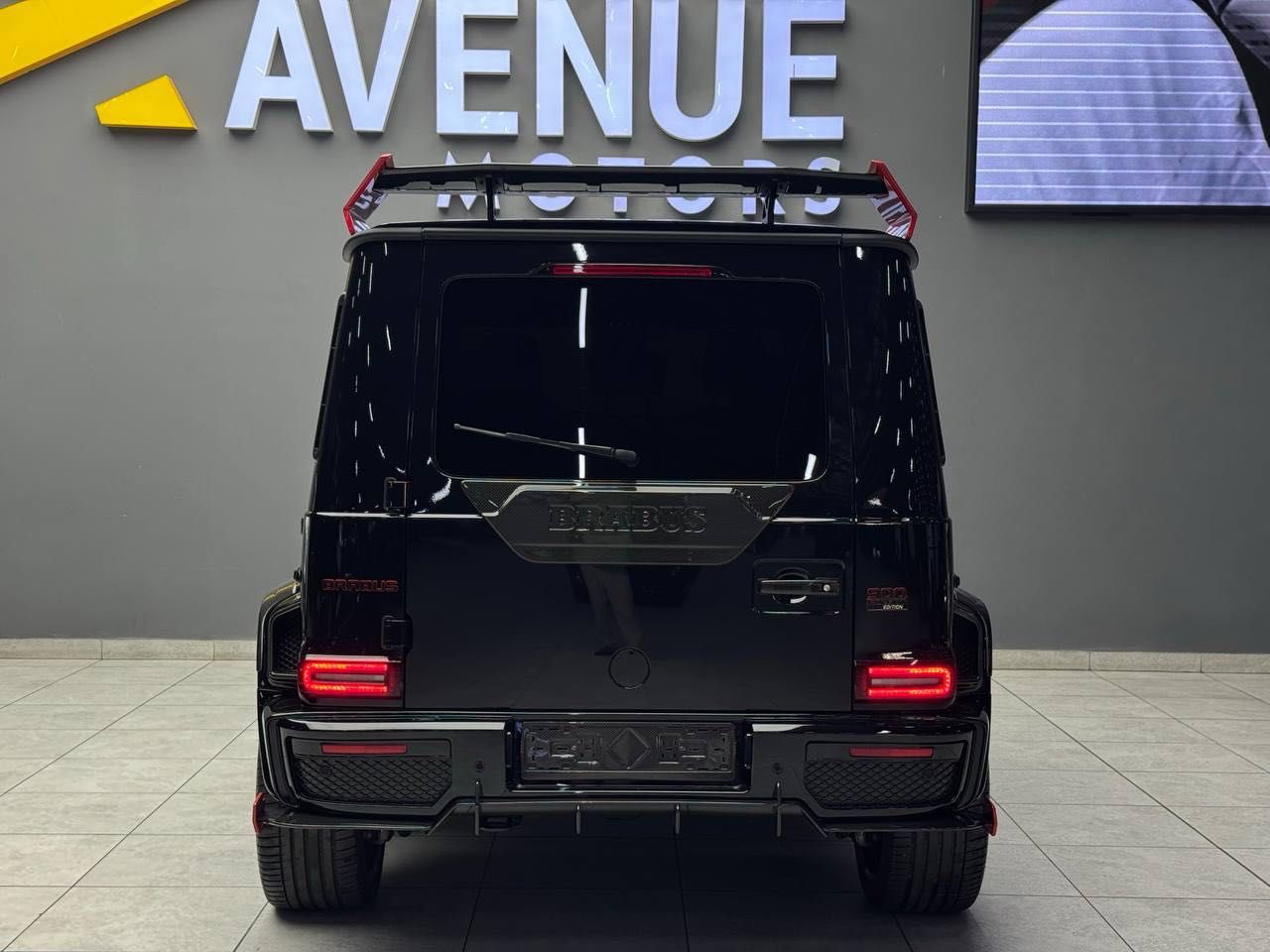 Продается Mercedes Benz G63 AMG Brabus 900 Body Kit