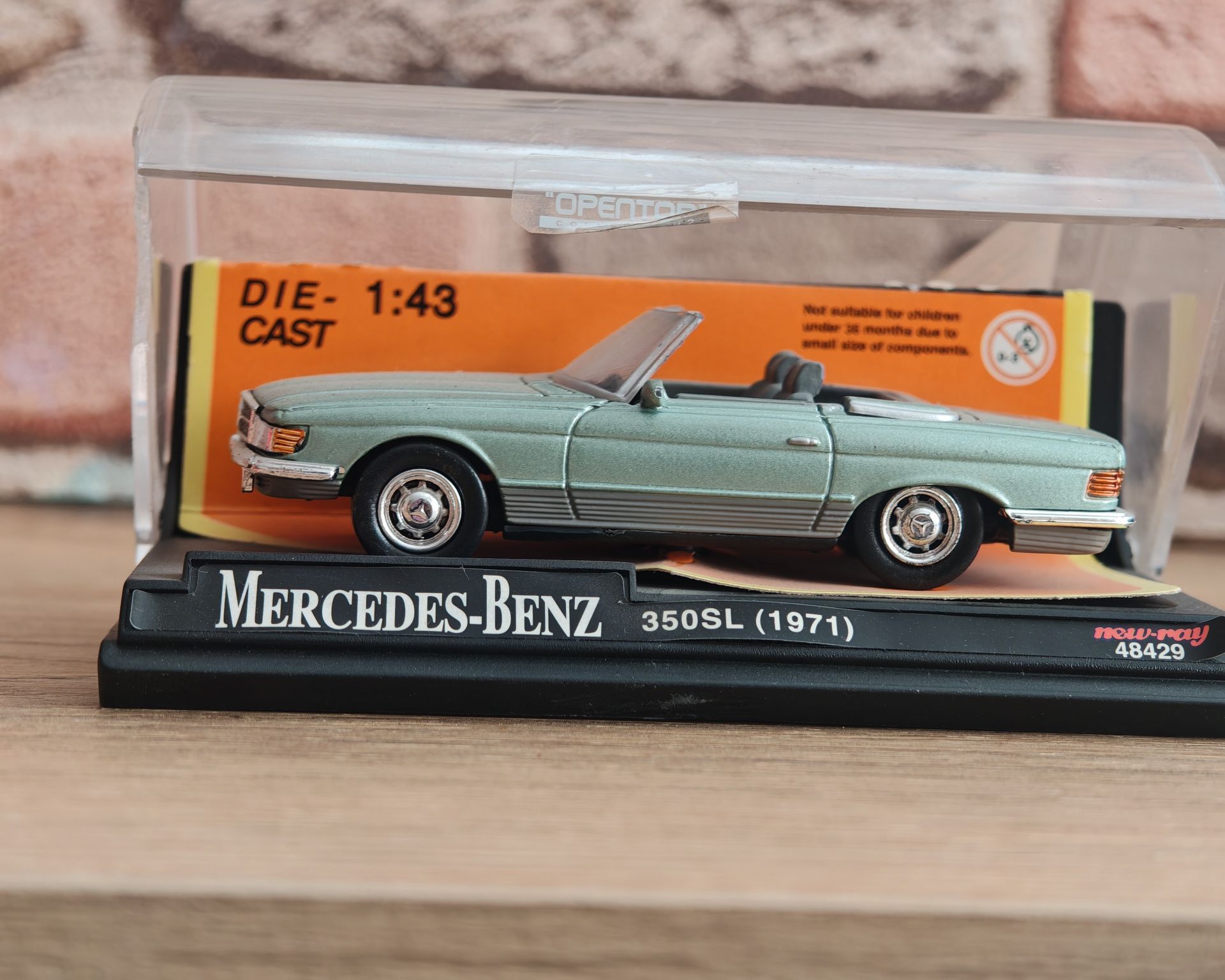 Колекционерски модел Mercedes-Benz 350 SL (1971) 1:43 - New Ray