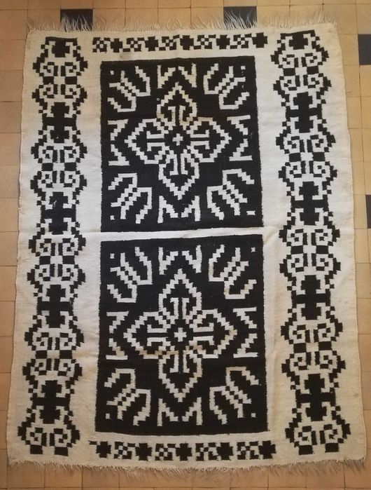 Covoare traditionale vechi de lana