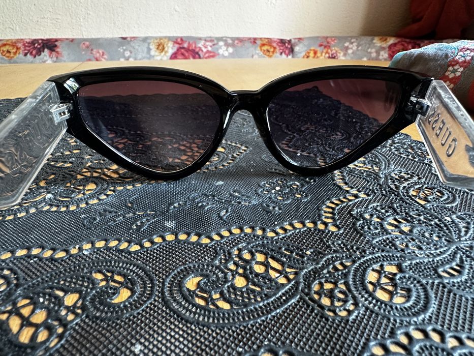 Дамски слънчеви очила GUESS