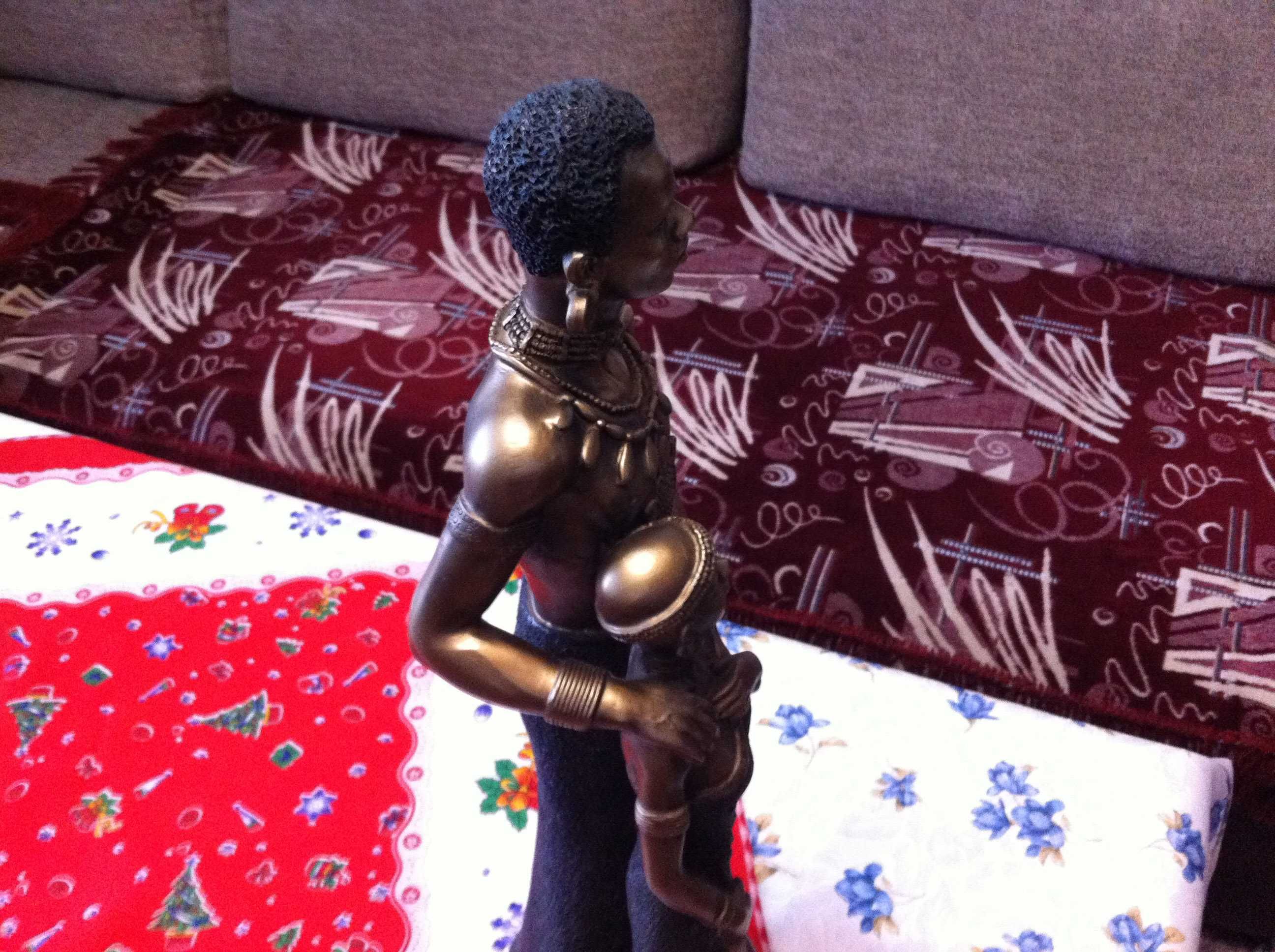Statueta razboinic Masai cu copil - Spania (sculptura , figurina