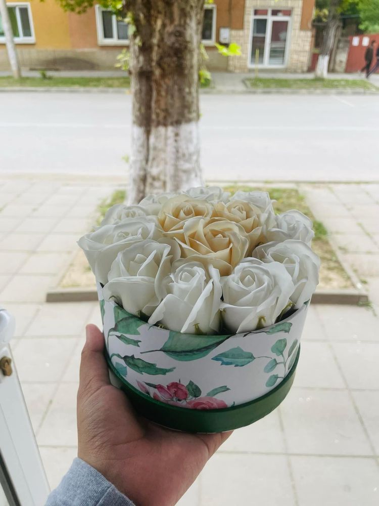 Кутии със сапунени рози