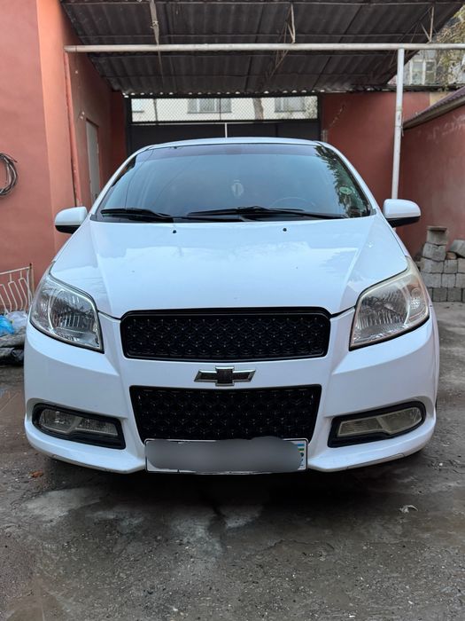 Nexia 3 2017 yil sotiladi srochno holati zor, narcini yana kelishamiz