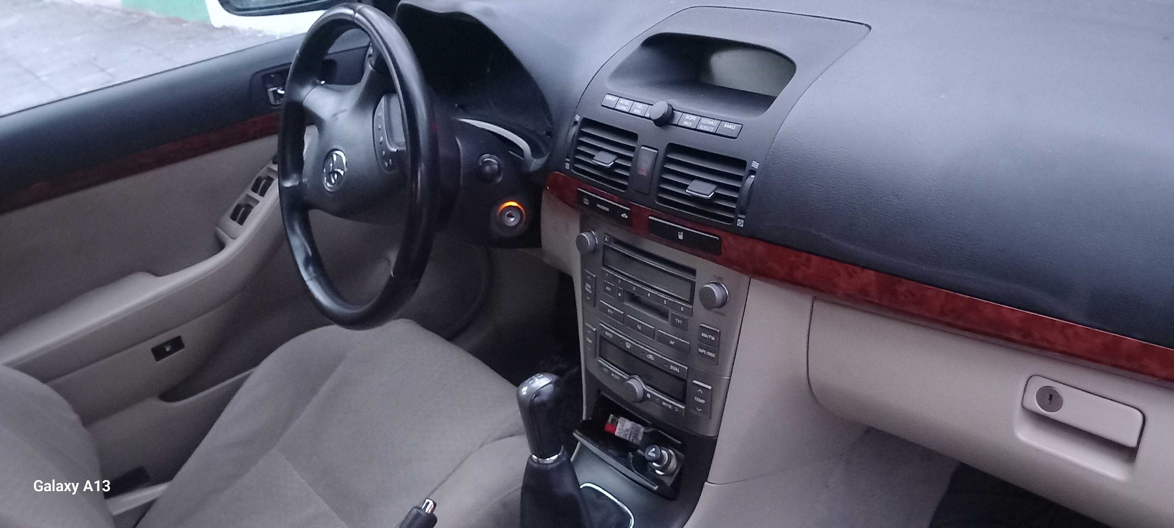 Toyota Avensis 2.0 2004 г.