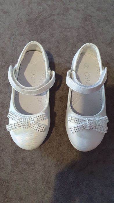 Обувки официални бели момиче N26
