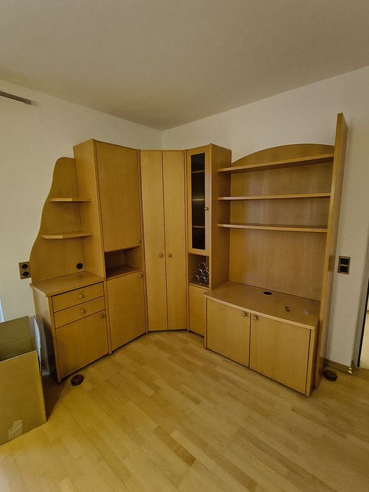 Vitrina sau dulap living pe colt