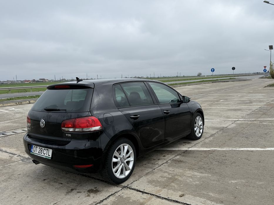 Golf 6 2.0 diesel an 2010,masina ruleaza impecabil pe orice distanta..