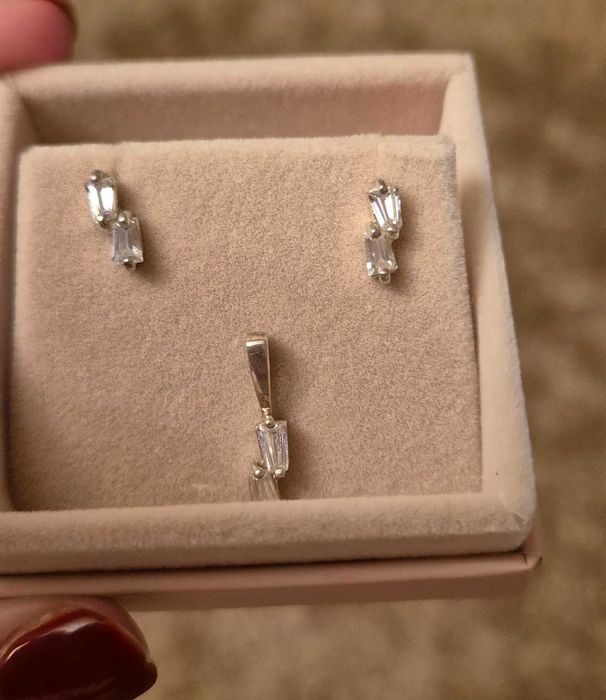 Set pandantiv si cercei din argint (cubic zirconia)