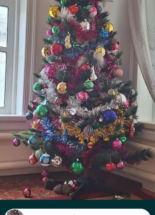 Новогодние ёлка продаётся