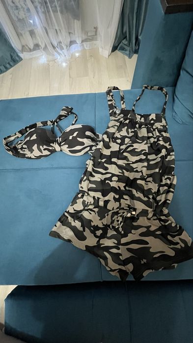 Продам купальник в хорошем состояний 42,44 рр 4000 тнг