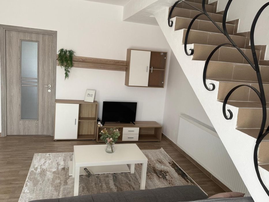 Vind apartament 4 camere
