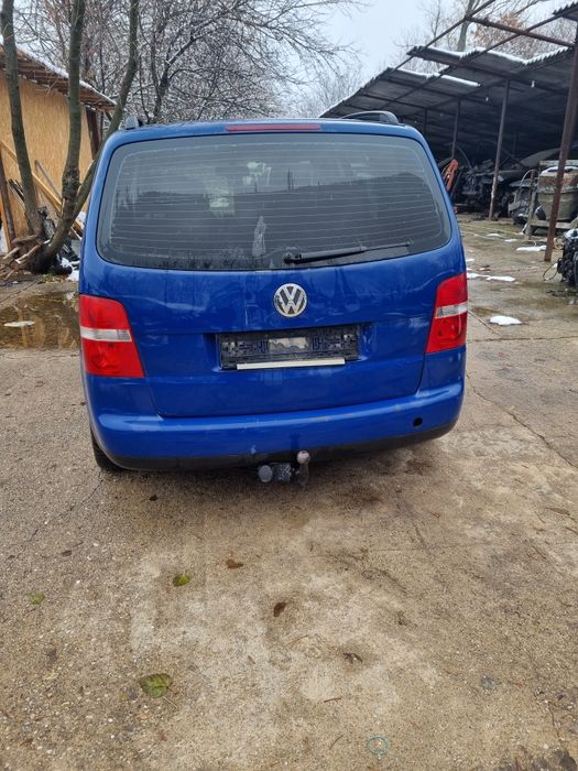 Piese Auto din Dezmembrari VW TOURAN 2005 1.6 FSI