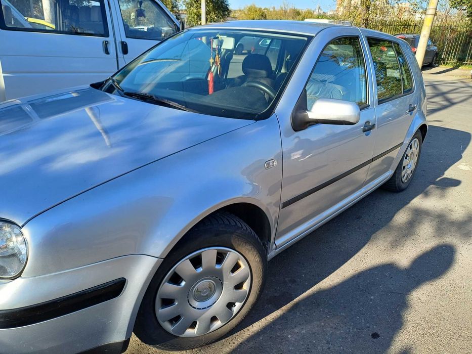 Vând golf 4 motor 1.9 diesel, an 2002.