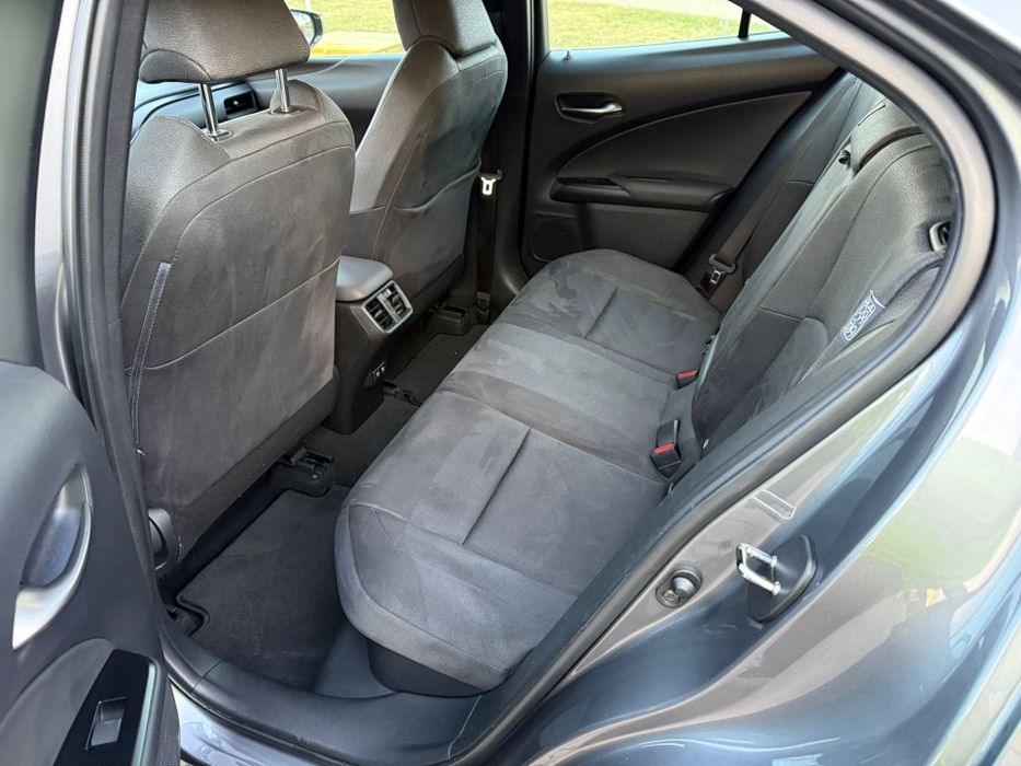 LEXUS UX 2020/2.0 hybrid 184 cp/Automată/Tracțiune 4×4/Impecabilă