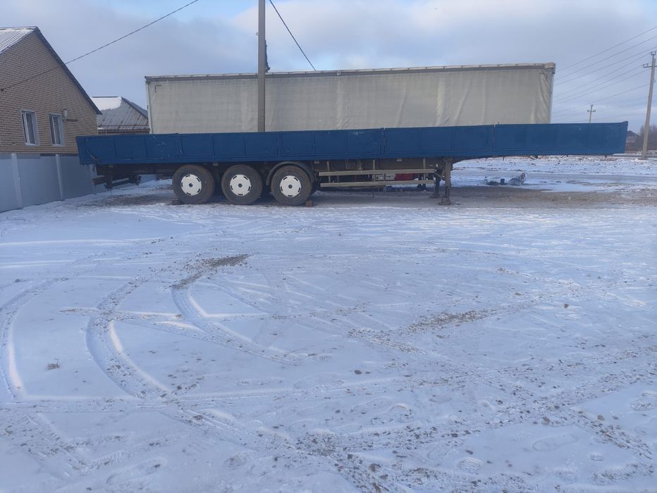 Продам полуприцеп бортовой Иномарка