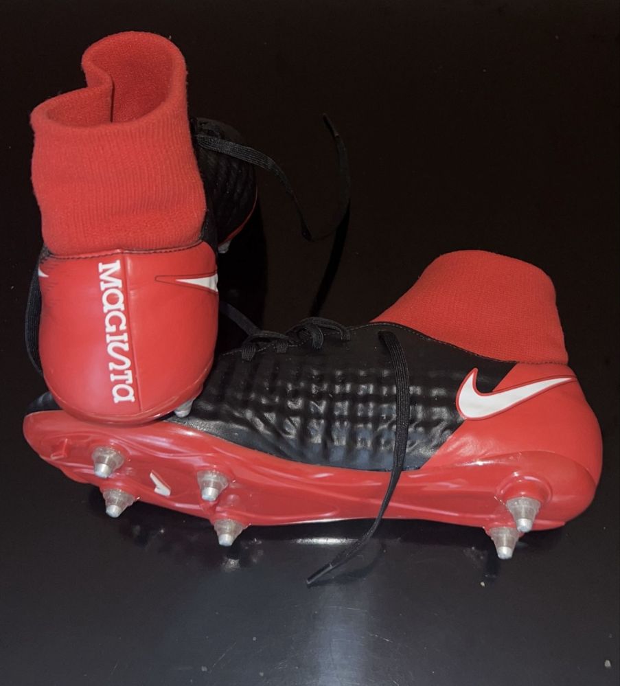 Бутонки Nike Magista