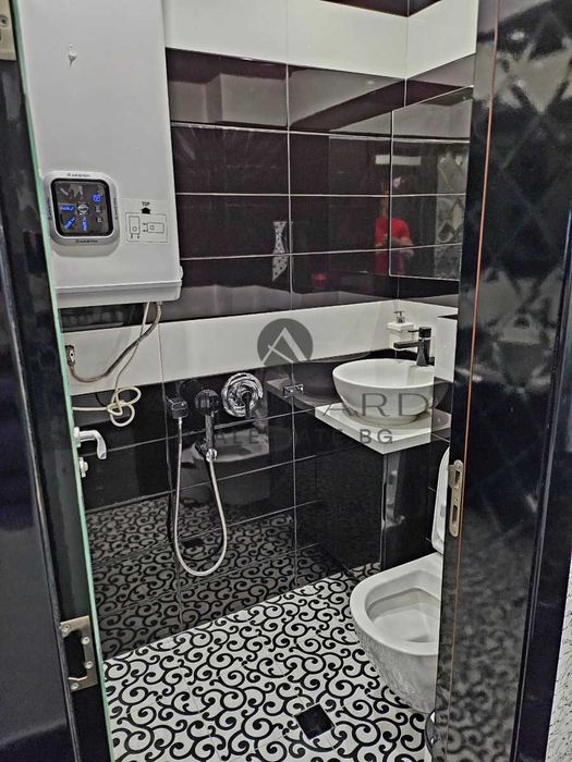 Продава се Тристаен апартамент в Пловдив, Кючук Париж - 100 кв.м за 2100 €/кв.м - Снимка #6