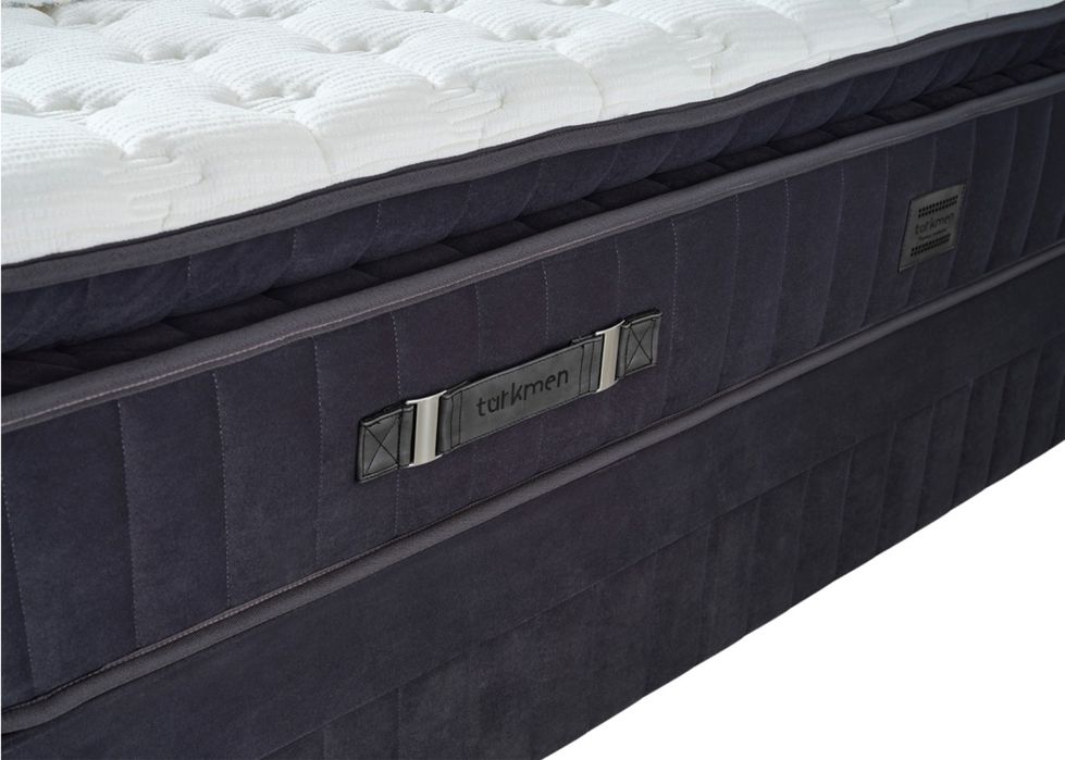 Тапицирано легло Berry