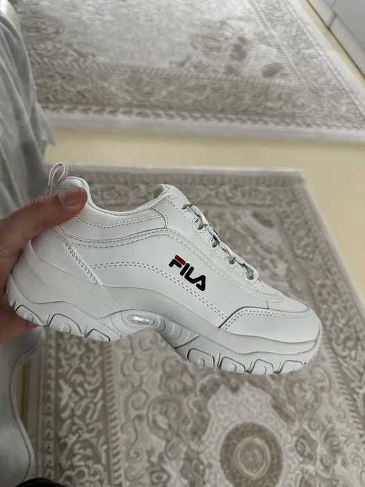 Adidasi Fila Strada Low marimea 36 , 37 si 41 femei dama