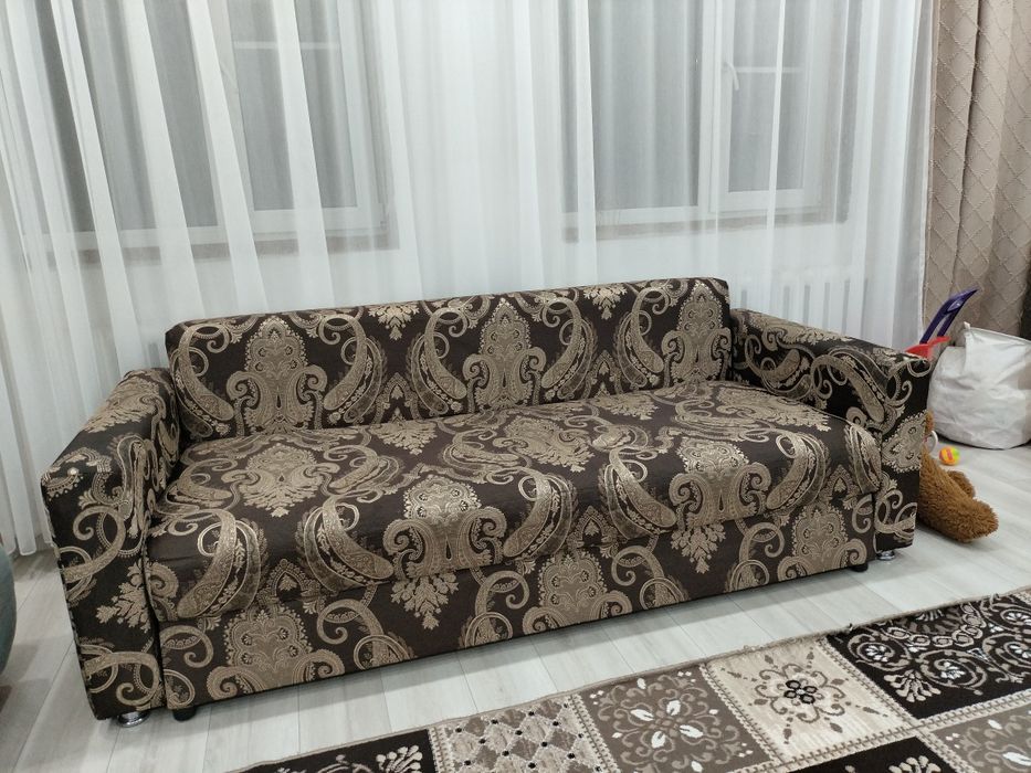 Продам диван в хорошем состояний