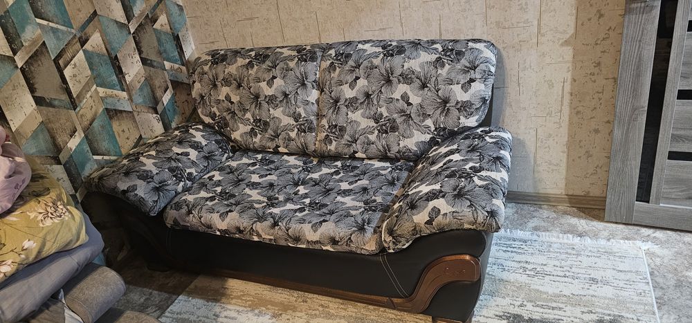 Диван с раскладным механизмом