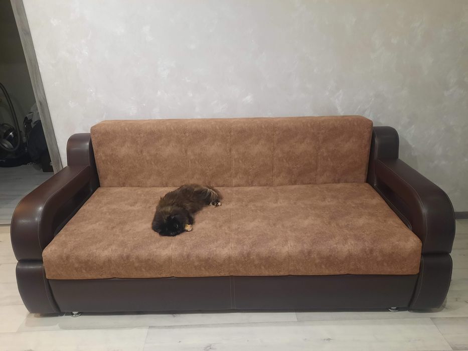 Продам диван в отличном состоянии! ТОРГ УМЕСТЕН!