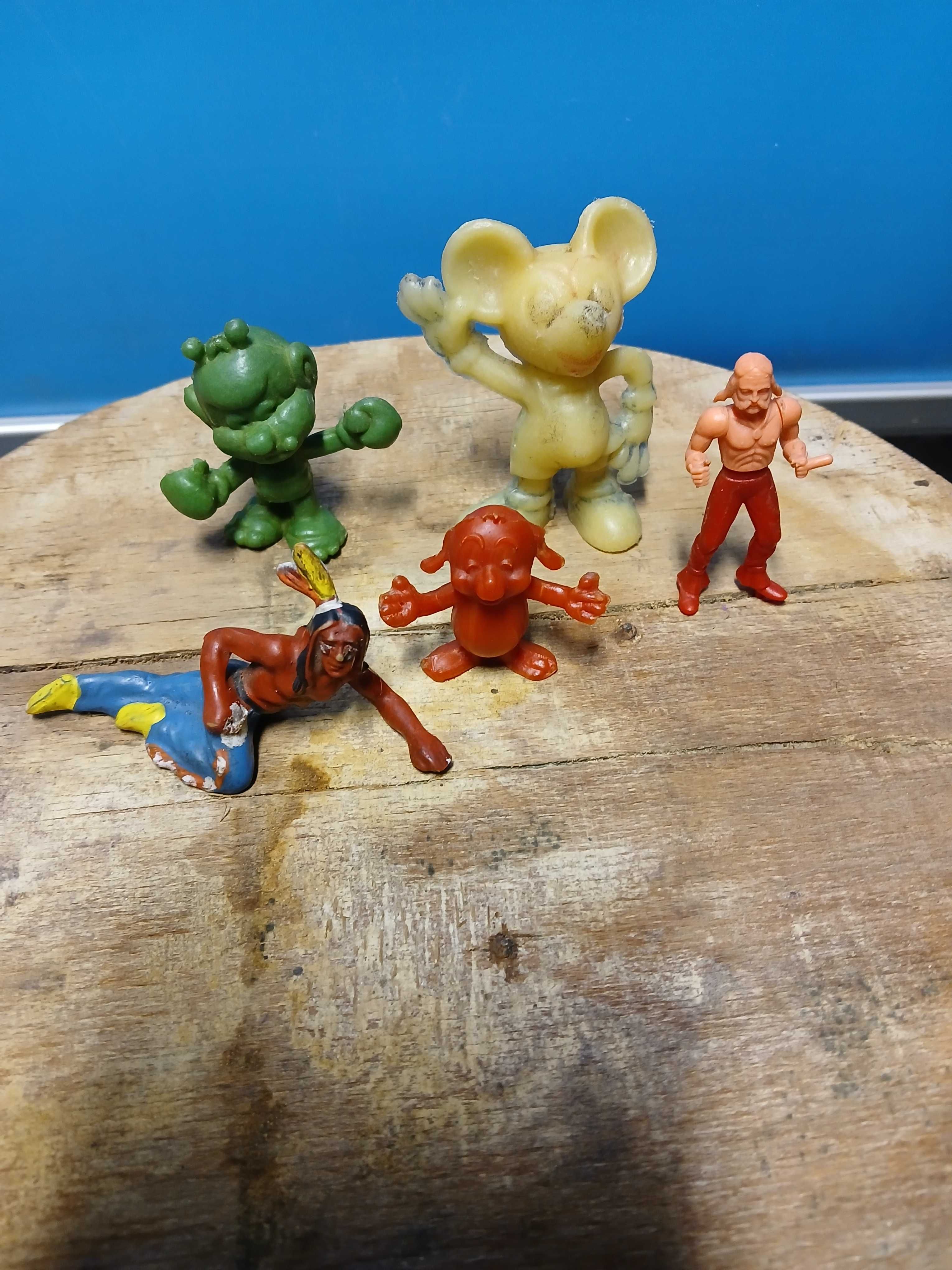 Стари пластмасови фигурки Kinder,български и др.
