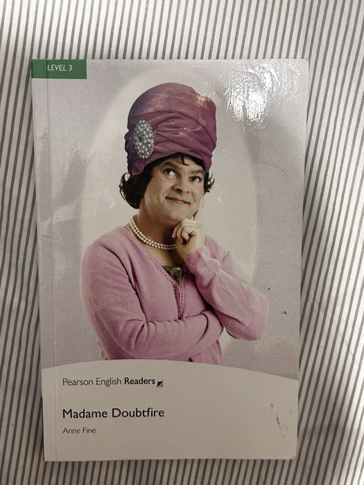 Книжка Madame Doubtfire левел A2