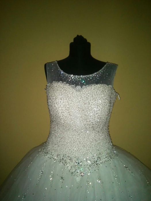 Vand rochie de mireasa