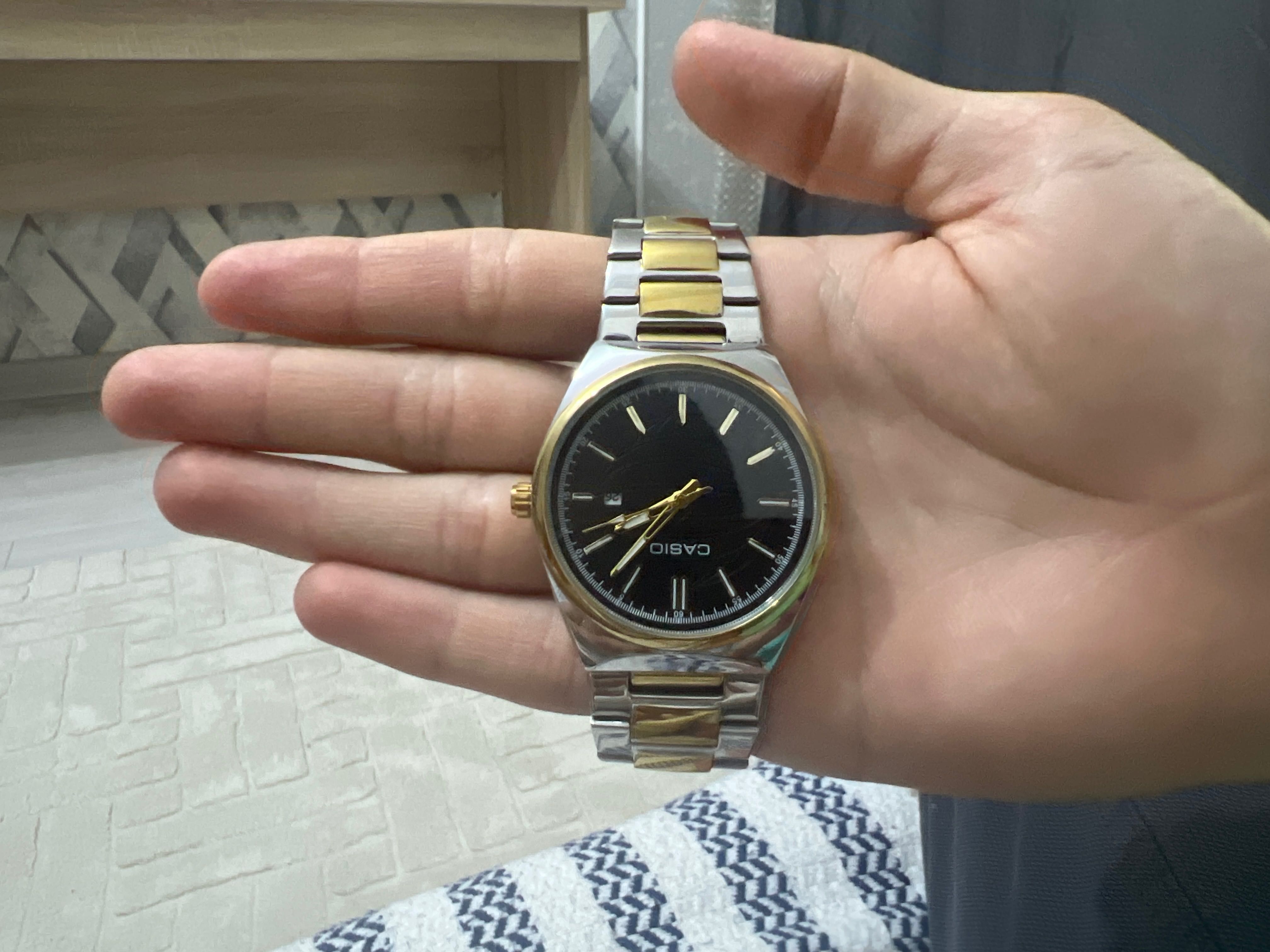 Часы Casio, не б/у на новым виде, механика всё работает