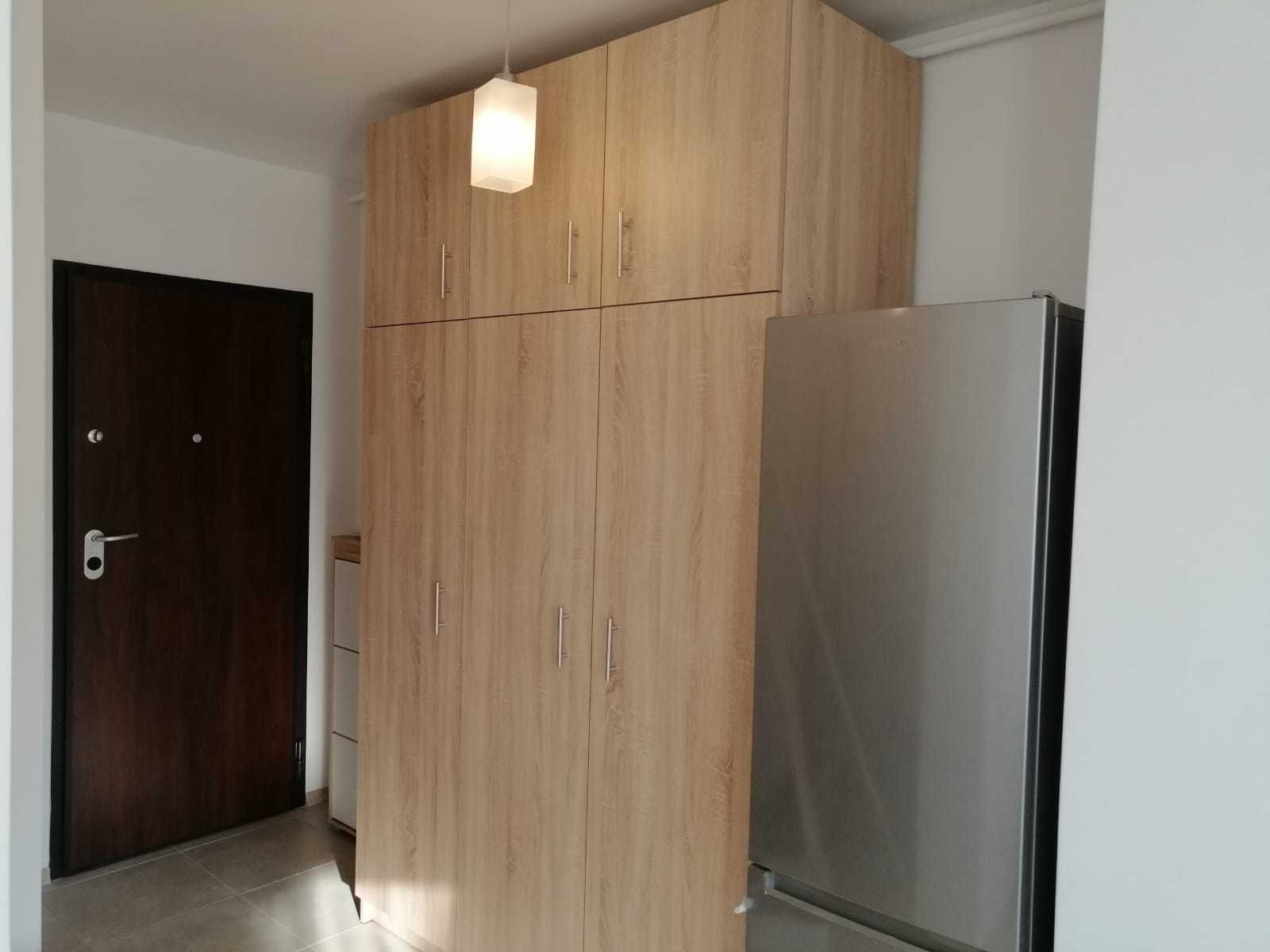 Inchierez apartament 2 camere, boxa si parcare Top City