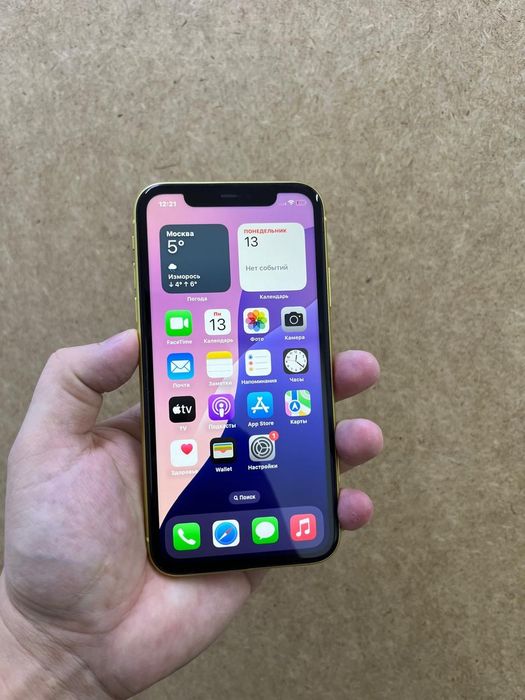 Телефон iPhone 11 64gb
