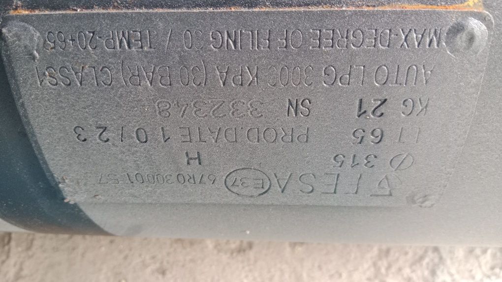 65талик 1 йил ишлаган Пропан газ балон . Комплект , барса жихозлари би