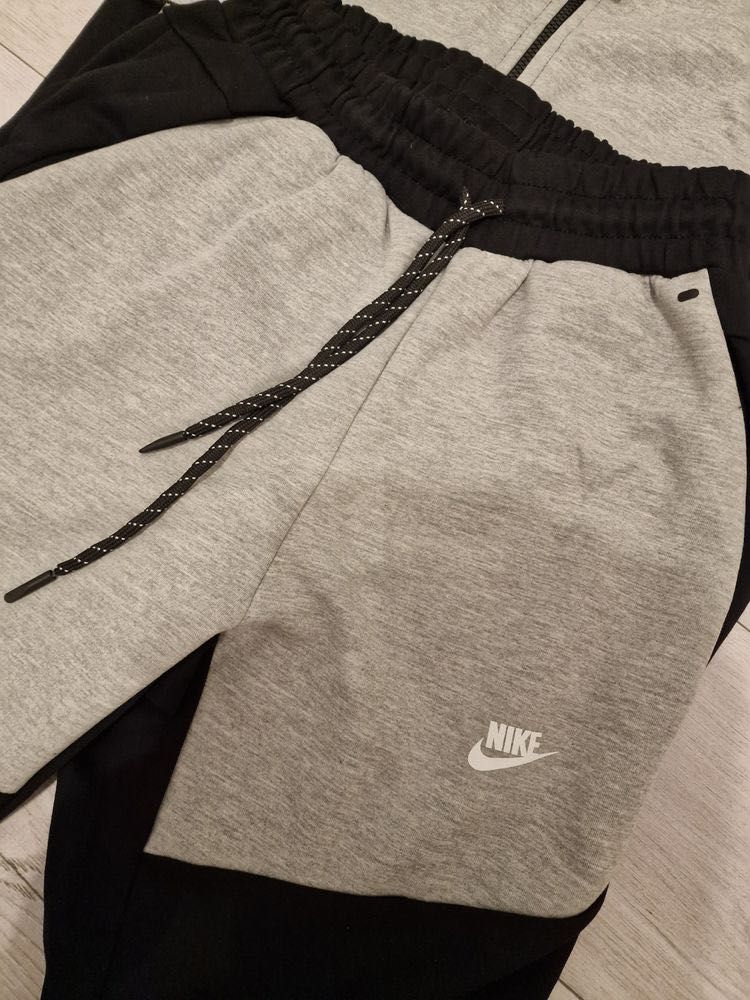 Nike te fleece negru cu gri